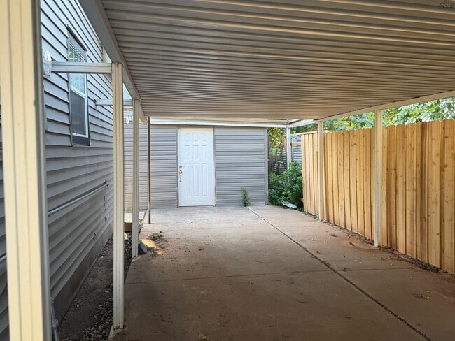Building Photo - 1203 Kenley Ave