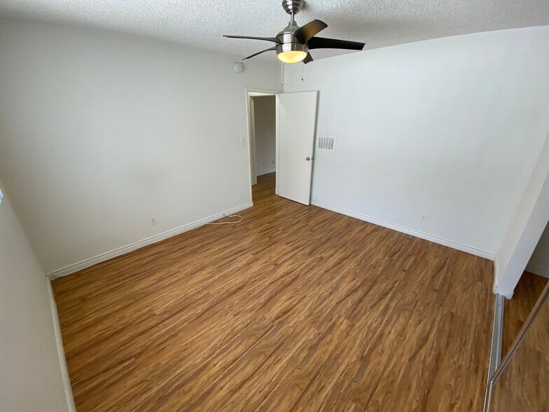 Building Photo - 3746 S Canfield Ave