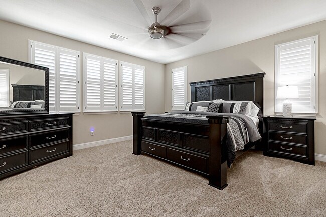 Building Photo - 582 Pasture Ave