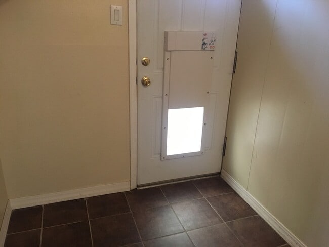 Building Photo - Heritage Hills Four Bedroom