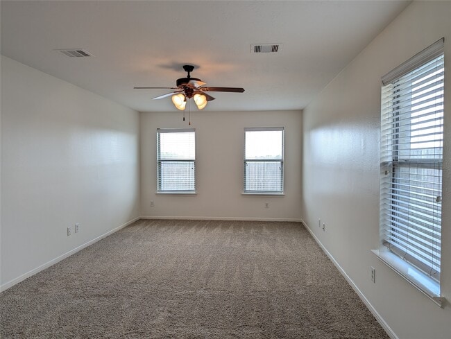 Building Photo - 5618 Savannah Woods Ln