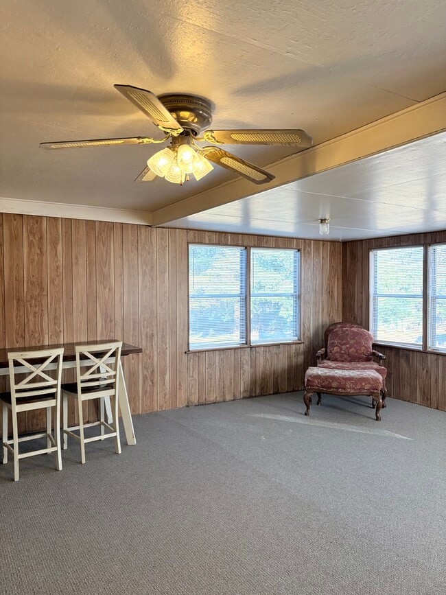 Building Photo - 11 Hightower Ct