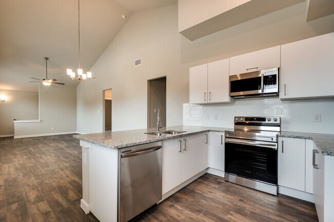 Building Photo - GORGEOUS 2 BEDROOM FOUR PLEX LOCATED IN MIDLOTHIAN ISD!