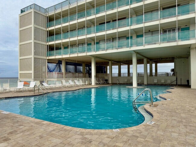 Building Photo - 14401 Front Beach Rd