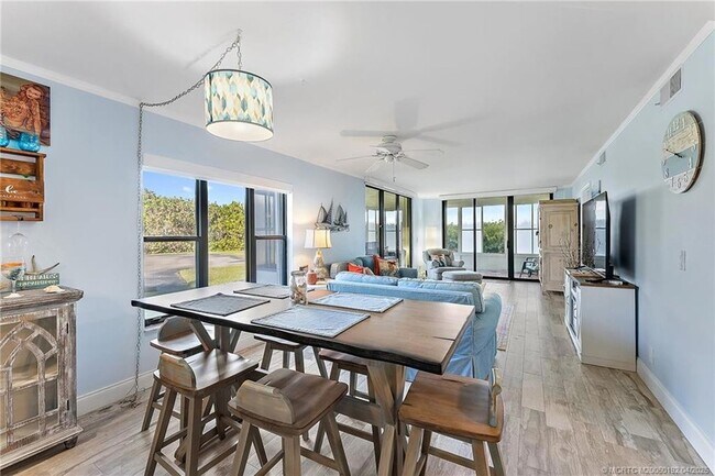 Building Photo - 7370 S Ocean Dr