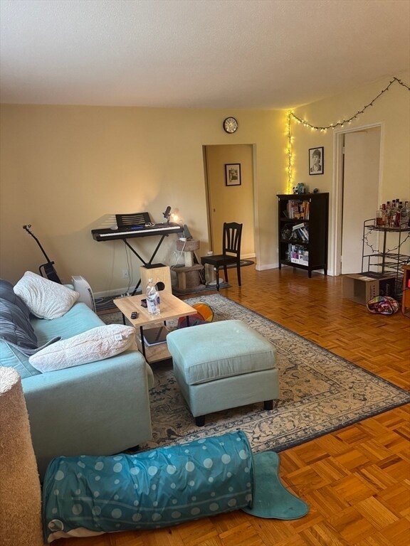 Building Photo - 116 Lake Shore Rd