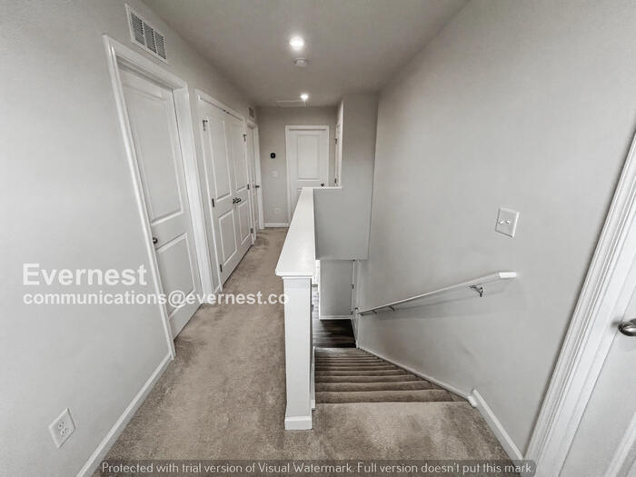 Building Photo - 2005 Westchester Dr