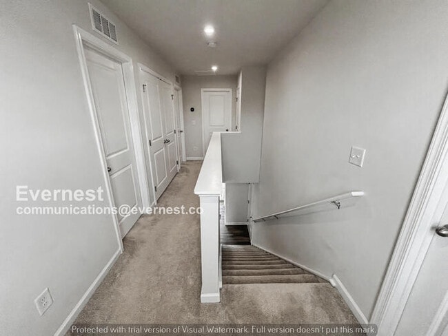 Building Photo - 3 Bed/2.5 Bath Home with Garage / Pet-Friendly /Available Now!