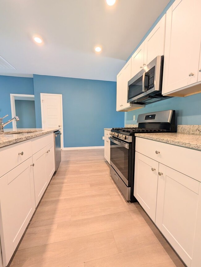 Building Photo - Charming 3-Bed, 2-Bath Home in Carolina Lakes - Long Term Rental