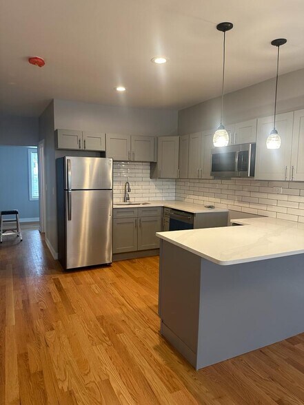 Primary Photo - 2224 W 24th St