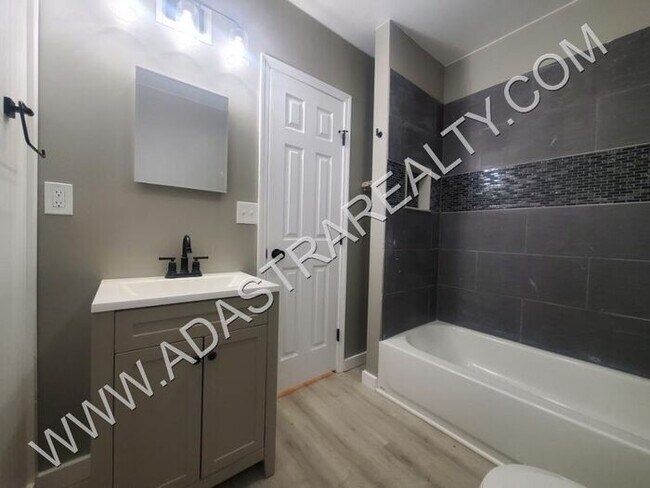 Building Photo - Newly Renovated! Affordable Olathe Apartme...