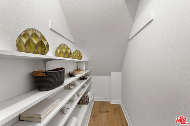 Building Photo - 5935 Playa Vista Dr