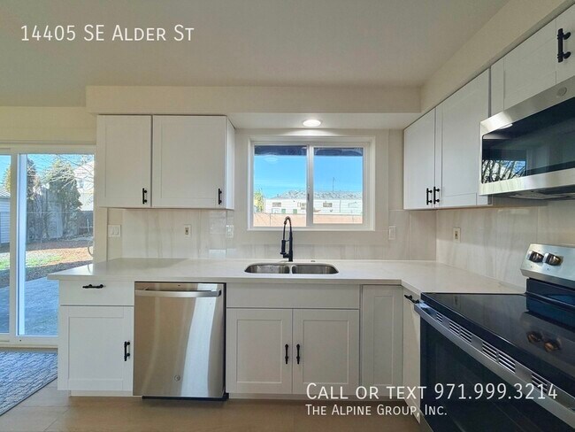 Building Photo - 14405 SE Alder St