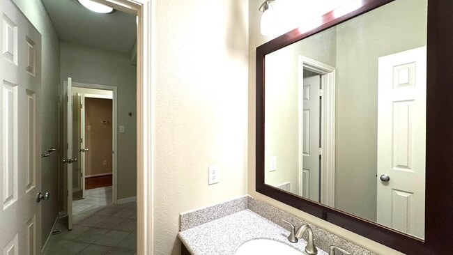 Building Photo - 8923 Willow Wind Ln