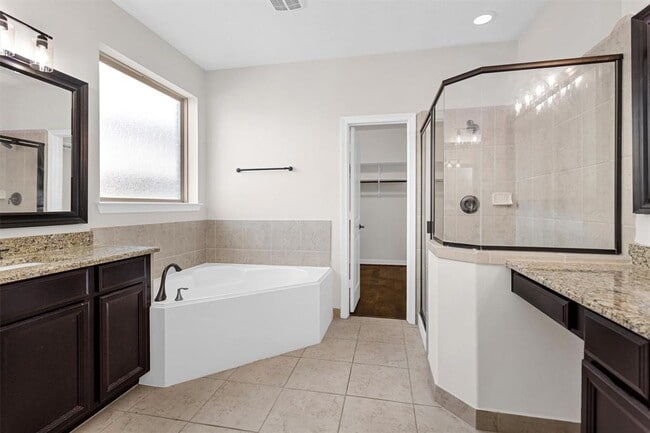Building Photo - 24015 Richglen Court