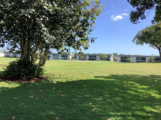 Building Photo - 70 Normandy B