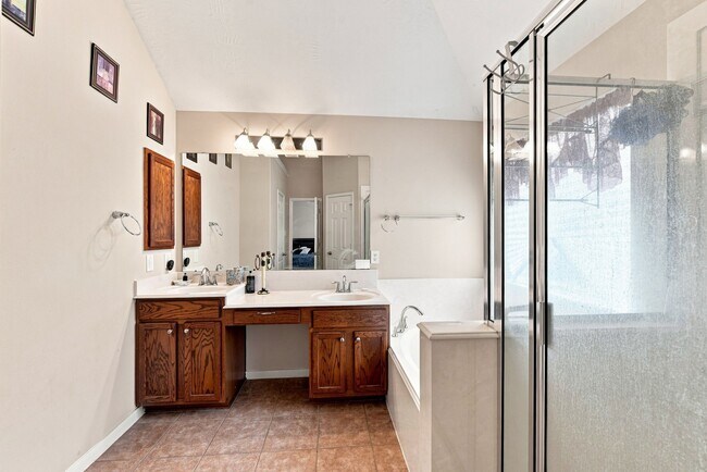 Building Photo - 8306 Calico Canyon Dr
