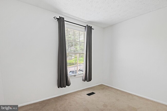 Building Photo - 1646 Barnstead Dr