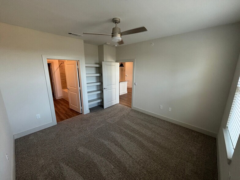 Building Photo - 216 Flint Rdg Rd