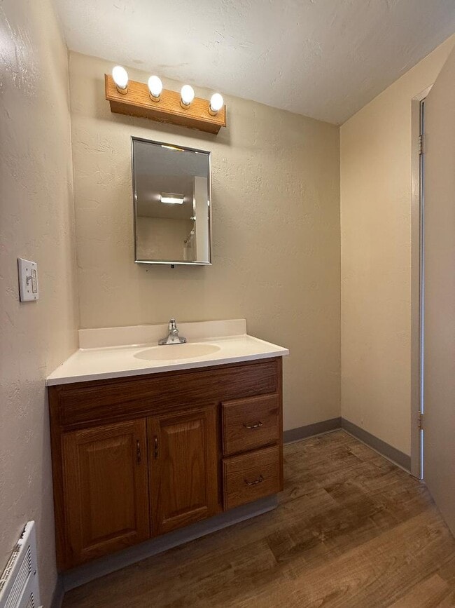 Building Photo - 121 N Wasson St