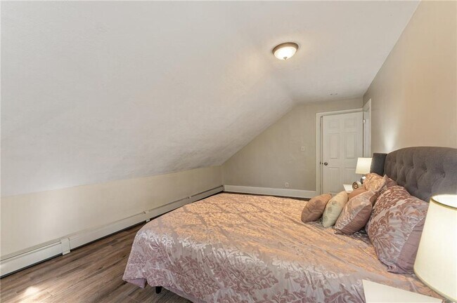 Building Photo - 1165 Chalkstone Ave