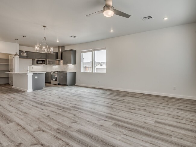 Building Photo - Beautiful New Construction Home in Edmond