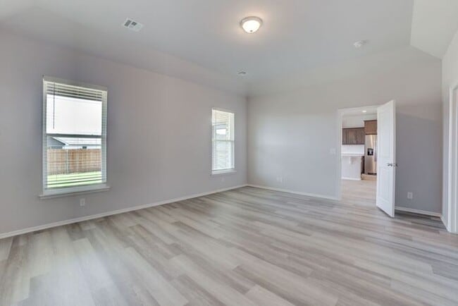 Building Photo - Need More Space? This 4/2.5/2 Has It!