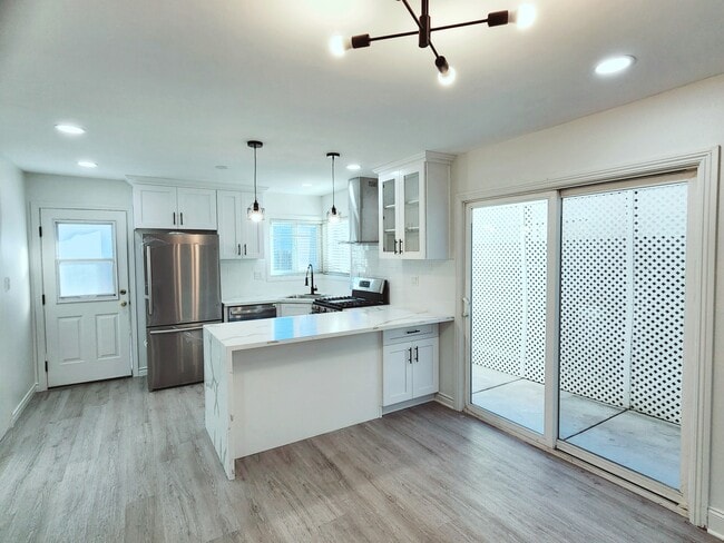 Building Photo - 4804 Del Amo Blvd