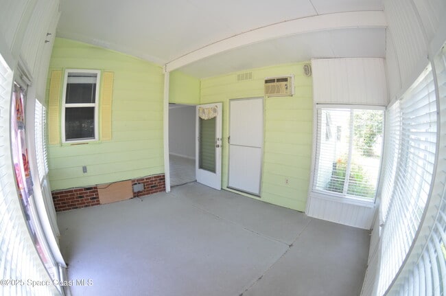 Building Photo - 1931 Coco Plum St NE