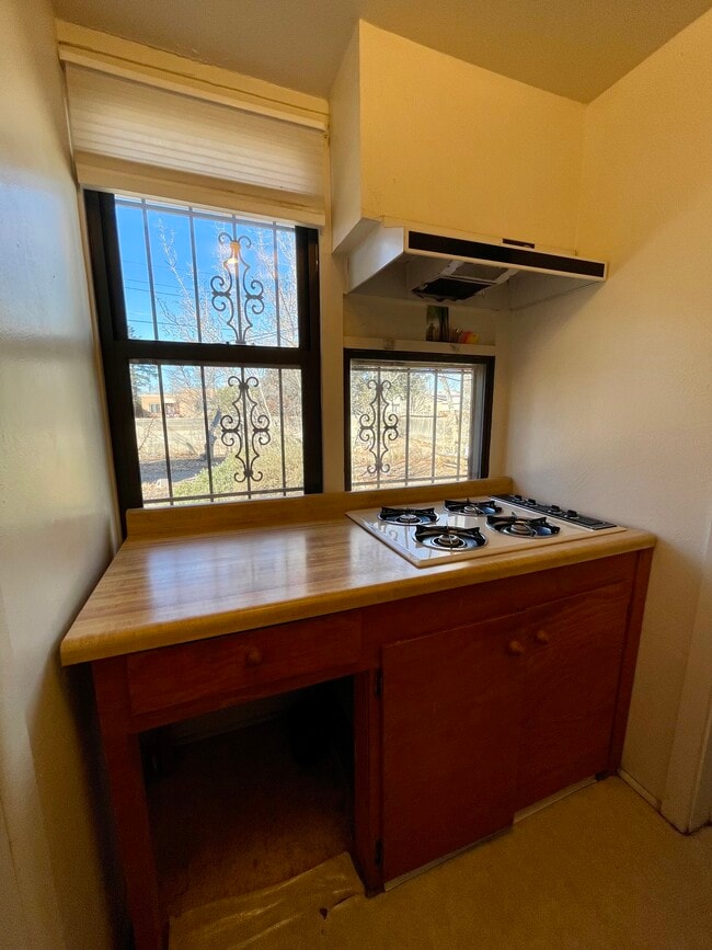 Building Photo - Girard UNM