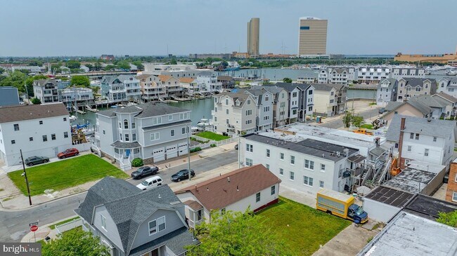 Building Photo - 545 N Connecticut Ave