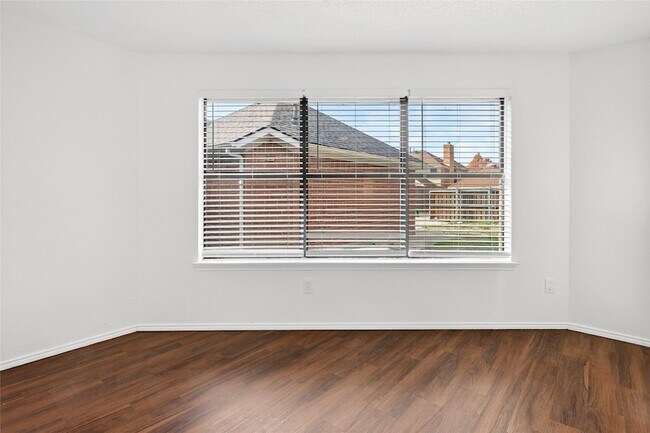 Building Photo - 1617 Briargrove Dr