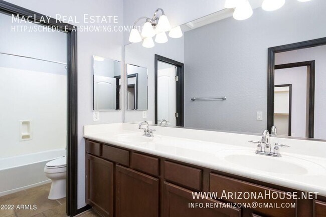 Building Photo - Beautiful 6 bedroom * Corner lot * gated c...