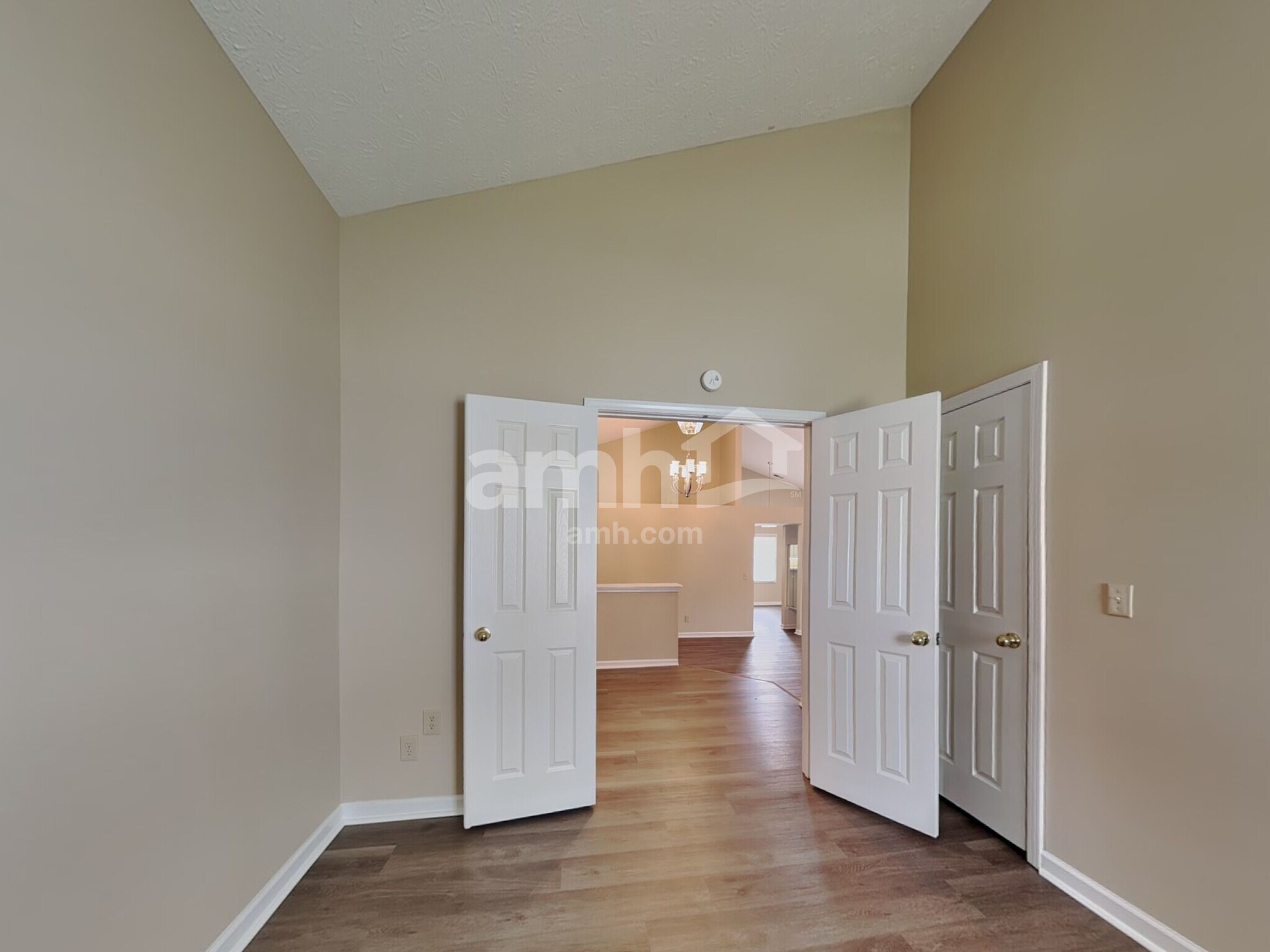 Building Photo - 4741 Common View Cir