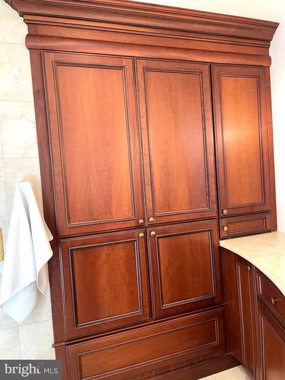 Building Photo - 28 Main St