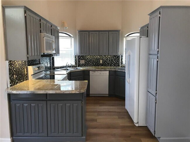 Building Photo - 1406 Briarcrest Dr