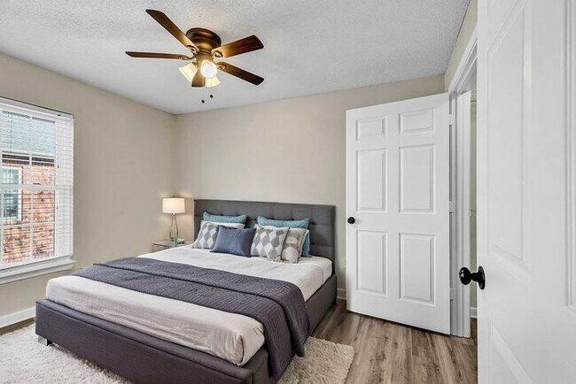 Building Photo - (843)742-5165 This kitchen is the chef's kiss!!