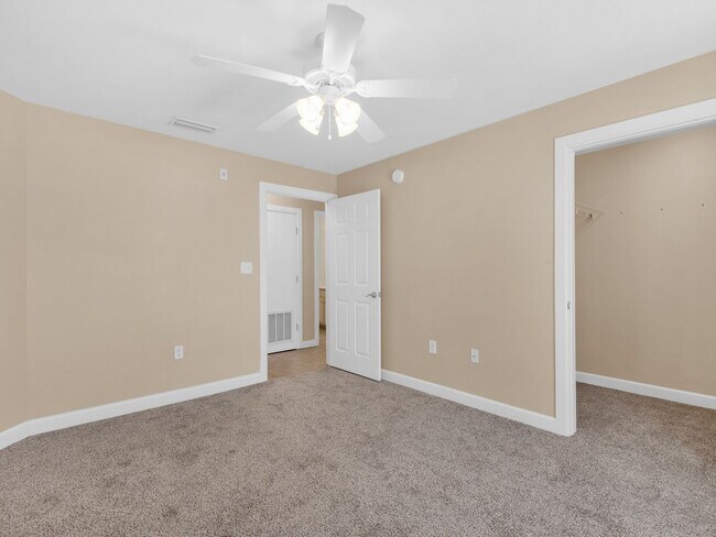 Building Photo - Beautiful One Bedroom Apartment in Fort Walton Beach!