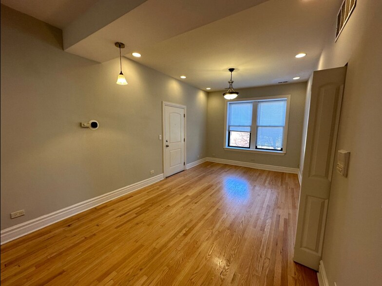 Building Photo - 3925 W Altgeld St