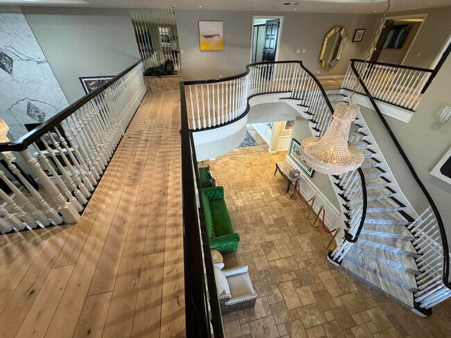 Upstairs - 3160 Bel Air Dr