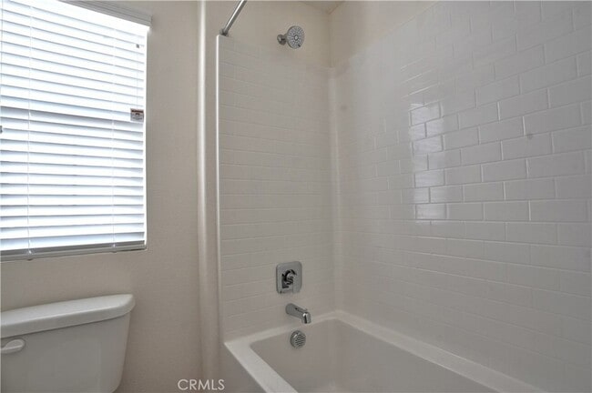 Building Photo - 136 Trellis Ct