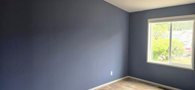 Building Photo - 200 Cypress Cir