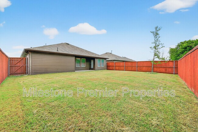 Building Photo - 2418 Burleson Rd