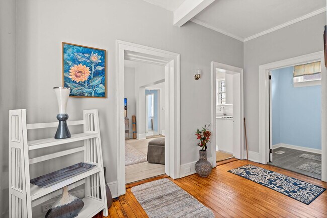 Building Photo - 335 Ashley Ave