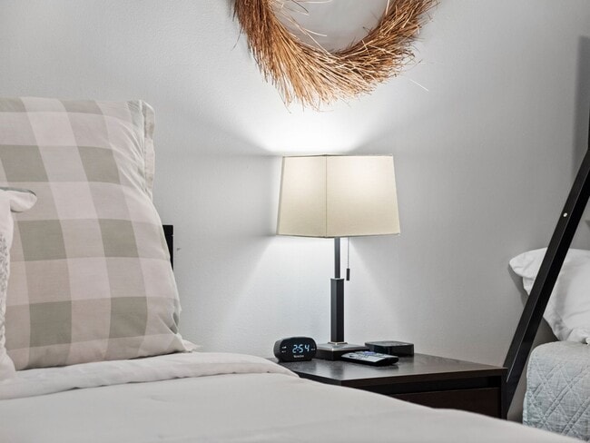 Building Photo - Comfort & Convenience in the Heart of Spok...