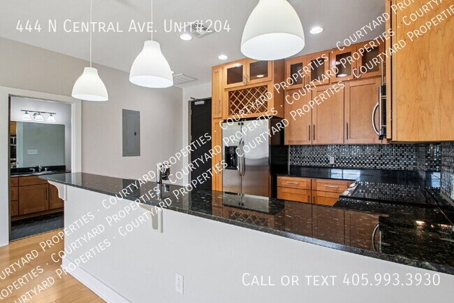 Building Photo - 444 N Central Ave