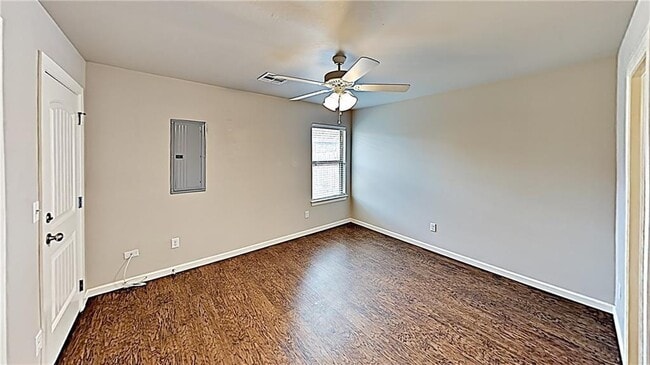 Building Photo - 4318 Stonehaven Dr