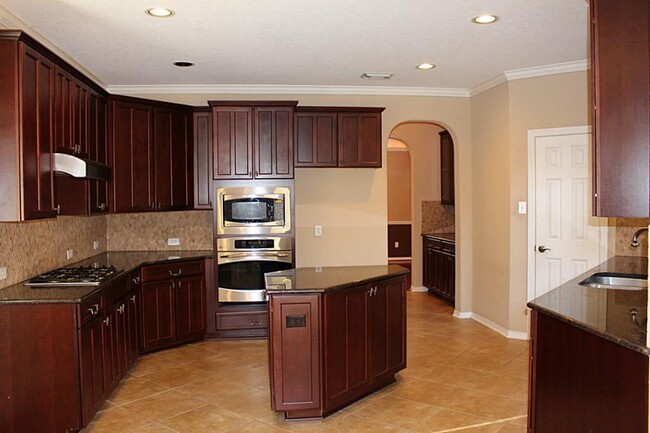 Building Photo - 20419 Windrose Bend Dr