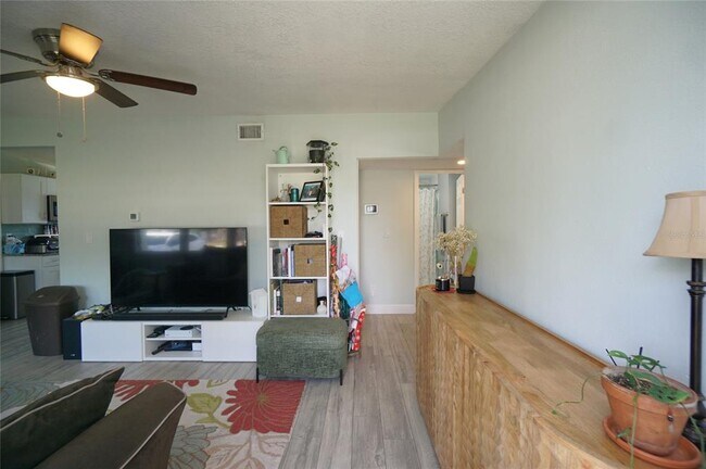 Building Photo - 4108 W Montgomery Terrace