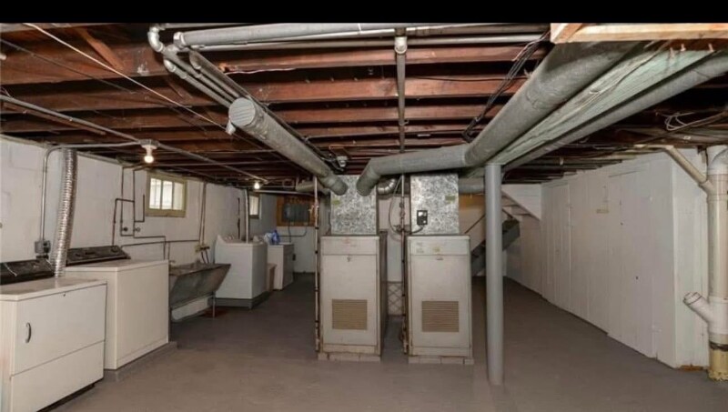 Building Photo - 4680 E 85th St